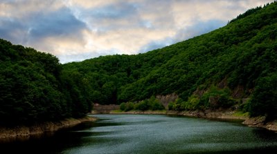 Derrière le virage_6742864269_l.jpg